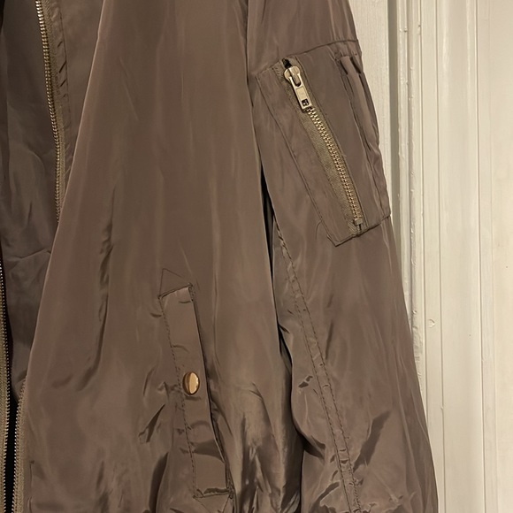 Light Jacket - Picture 4 of 9